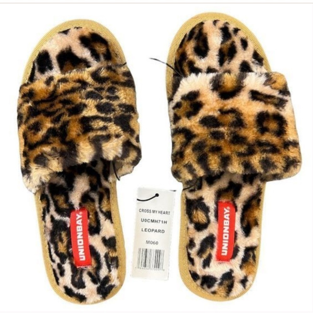UNIONBAY CROSS MY HEART LEOPARD SLIPPERS NEW WITH TAG